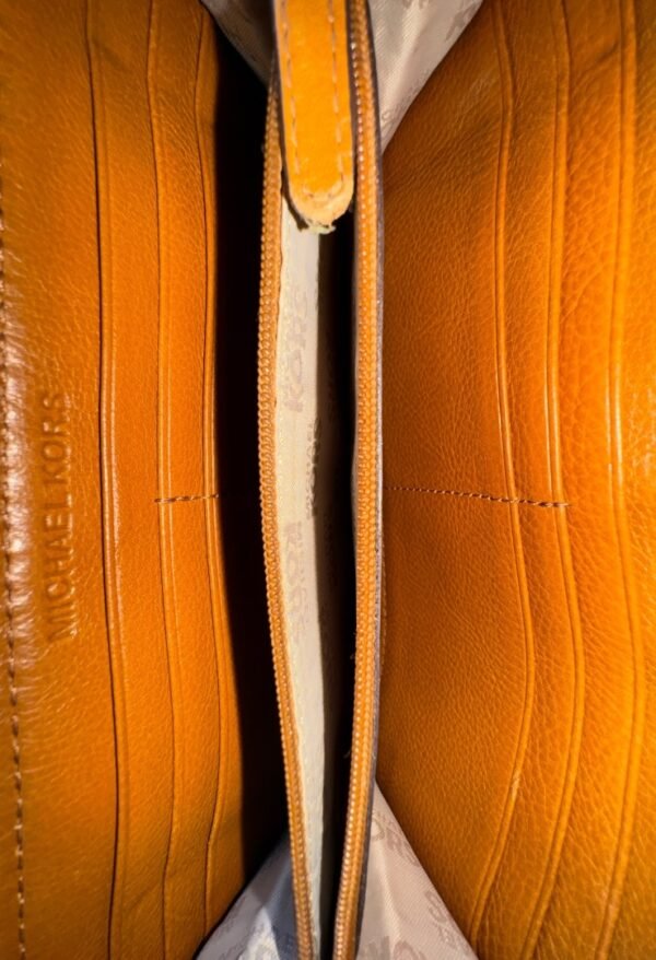 MICHAEL KORS - CEBRA WALLET MONOGRAM - Image 14